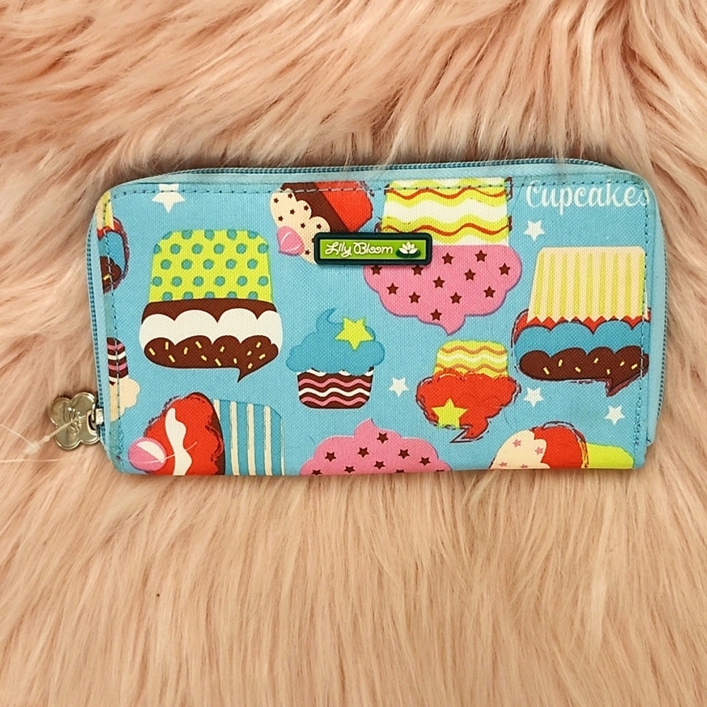 Brand New LILY BLOOM SLIM LADIES CUPCAKE WALLET